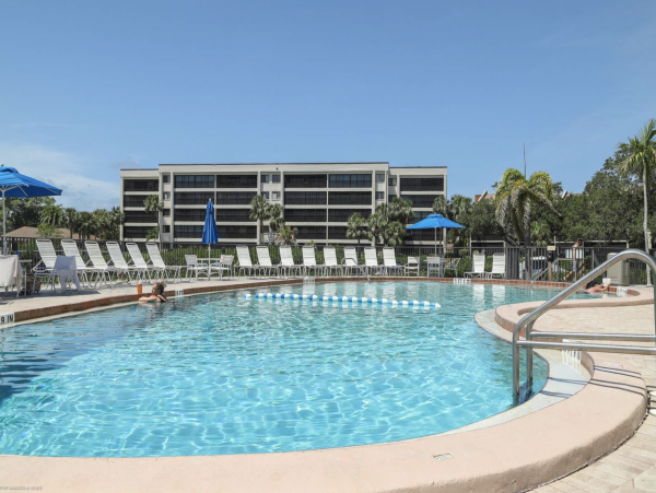 Siesta Key Gem with 2 Bedrooms and Water Views